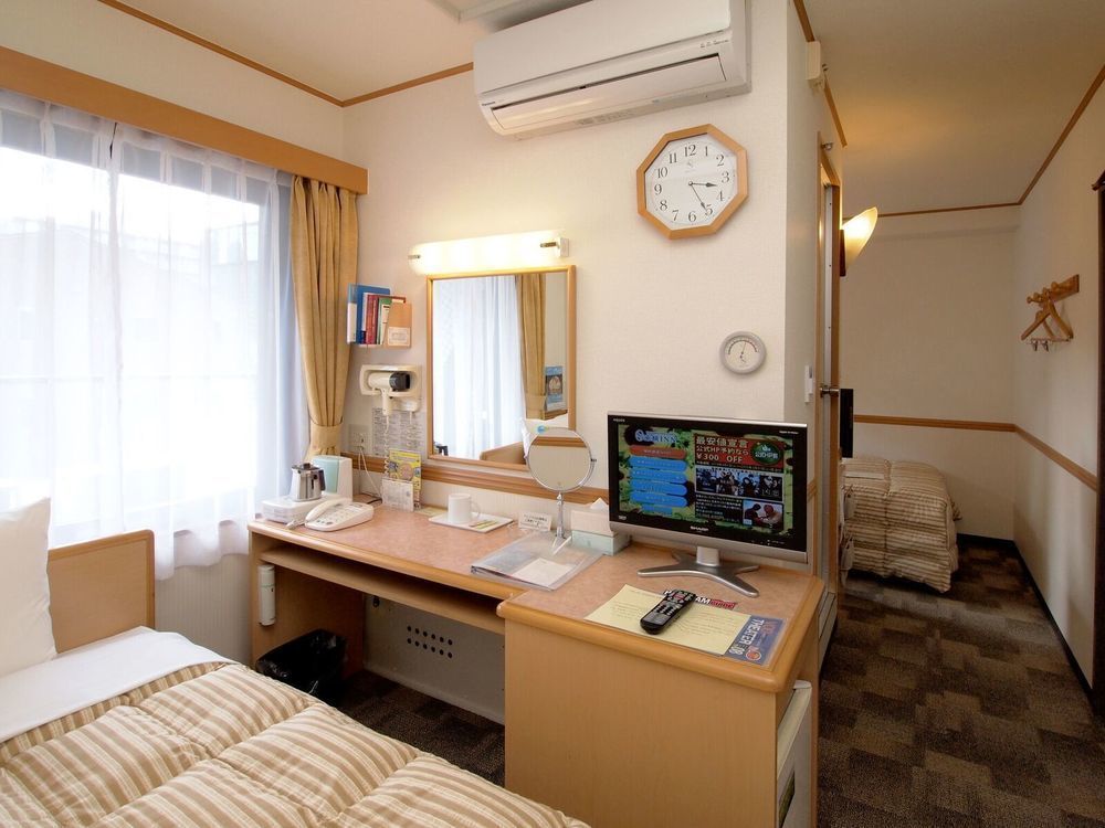 Toyoko Hon-atsugi-eki Minami-guchi 3* Atsugi